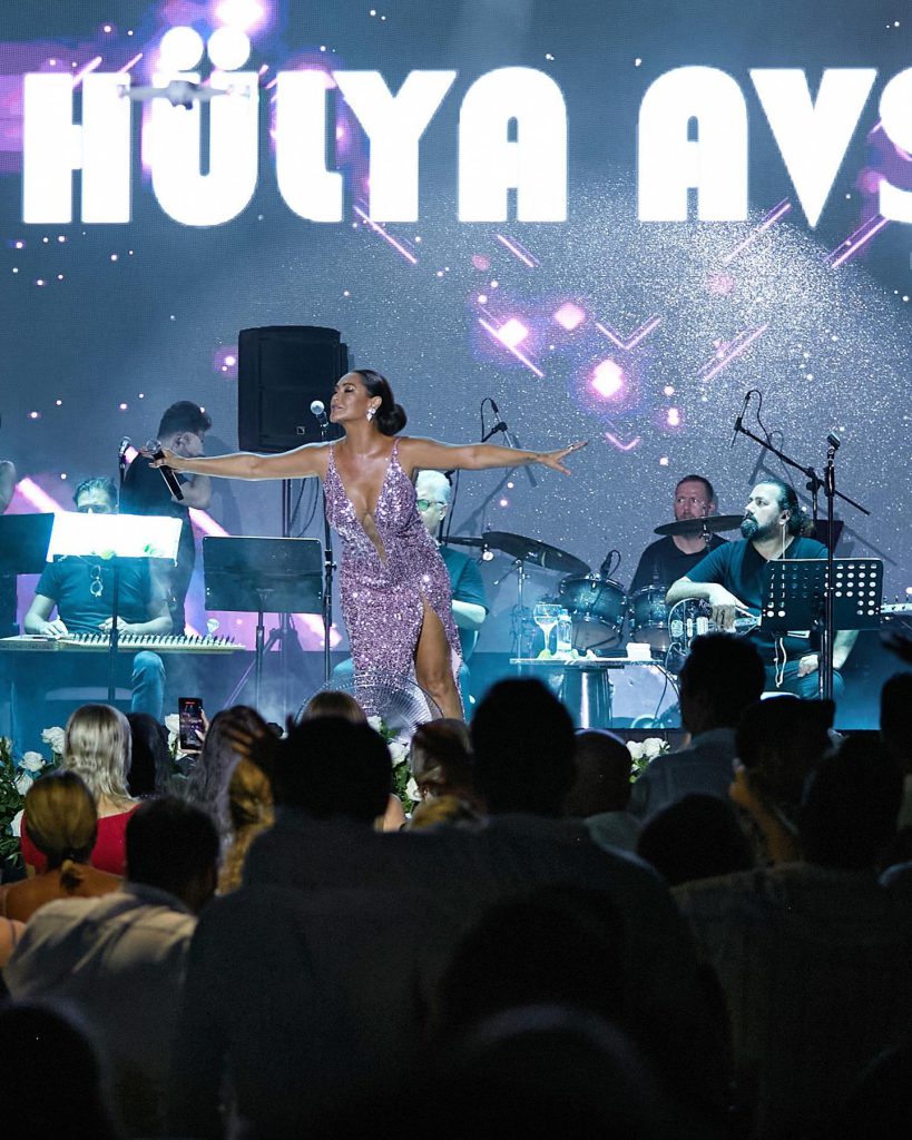 Hülya Avşar modeling xxx sex