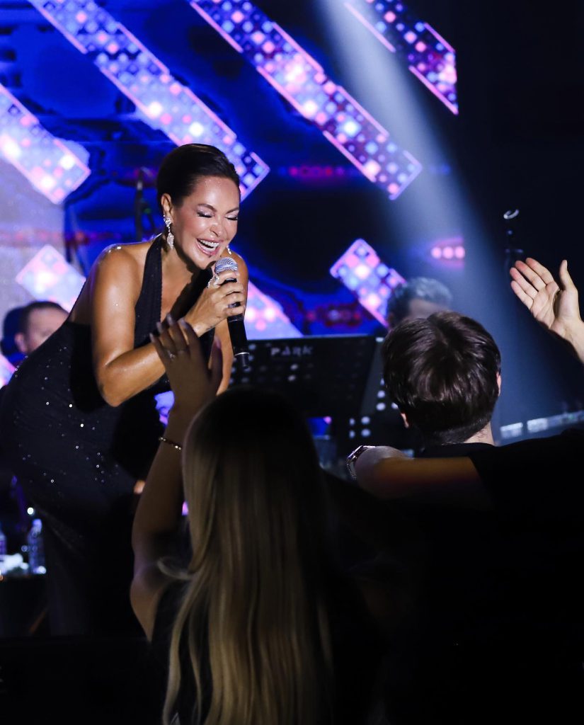 Hülya Avşar nude pics