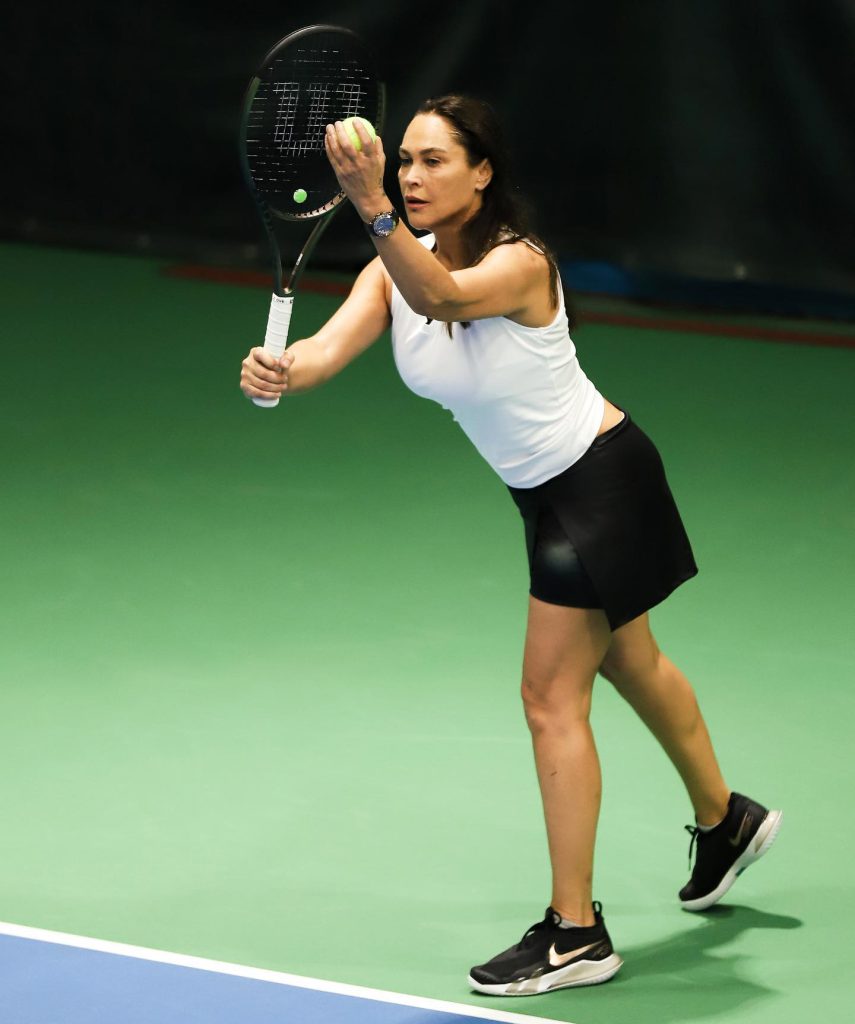 Hülya Avşar smiles sex