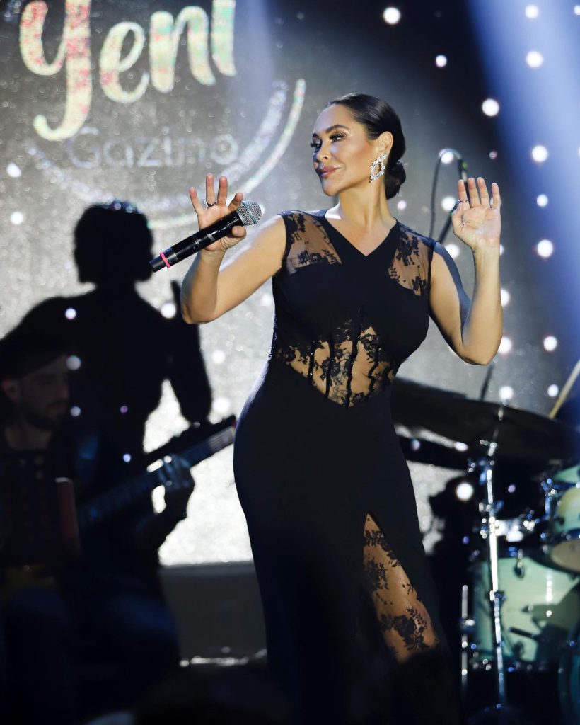 Hülya Avşar smiles sex scenes