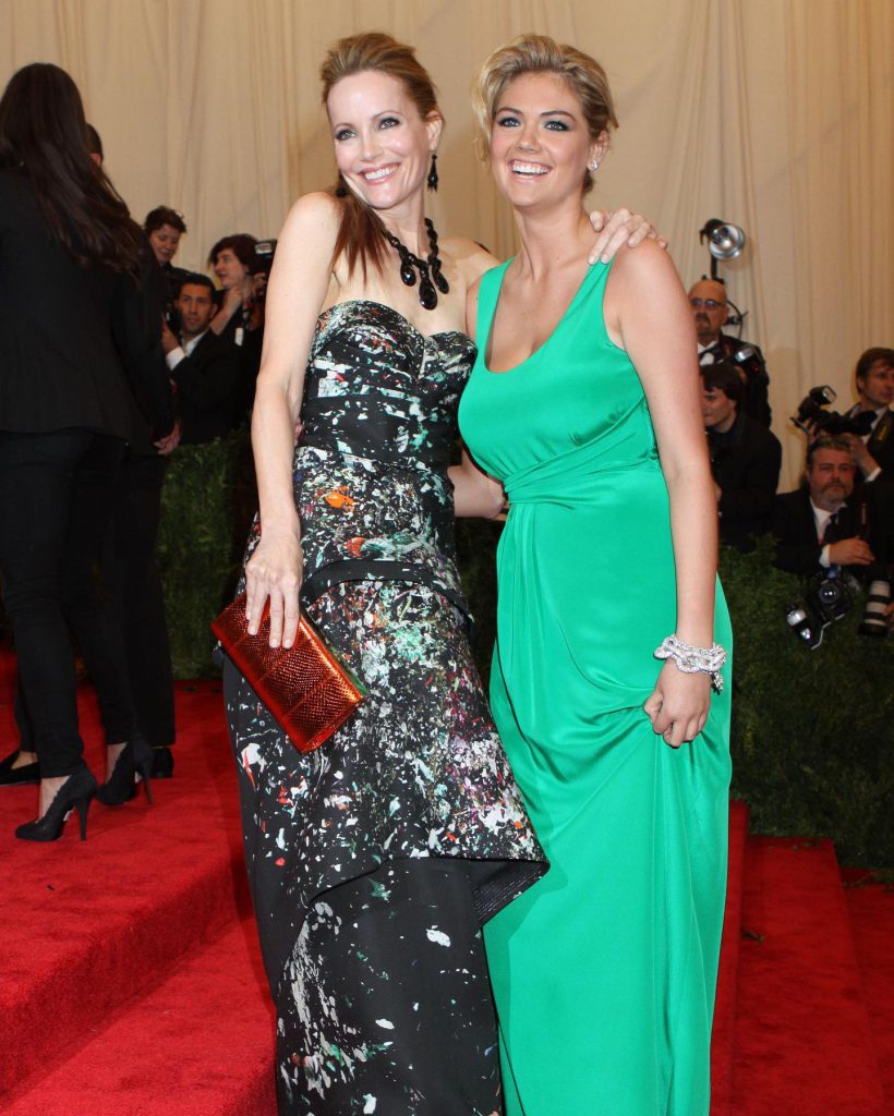 Kate Upton depicts fire hot photos