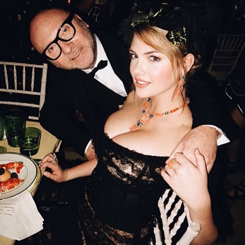 Kate Upton depicts fire nude pics