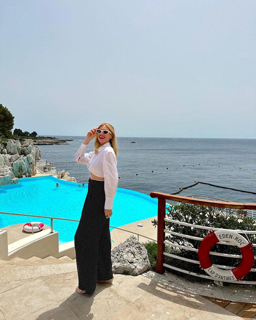 Kate Upton looks hot bikini