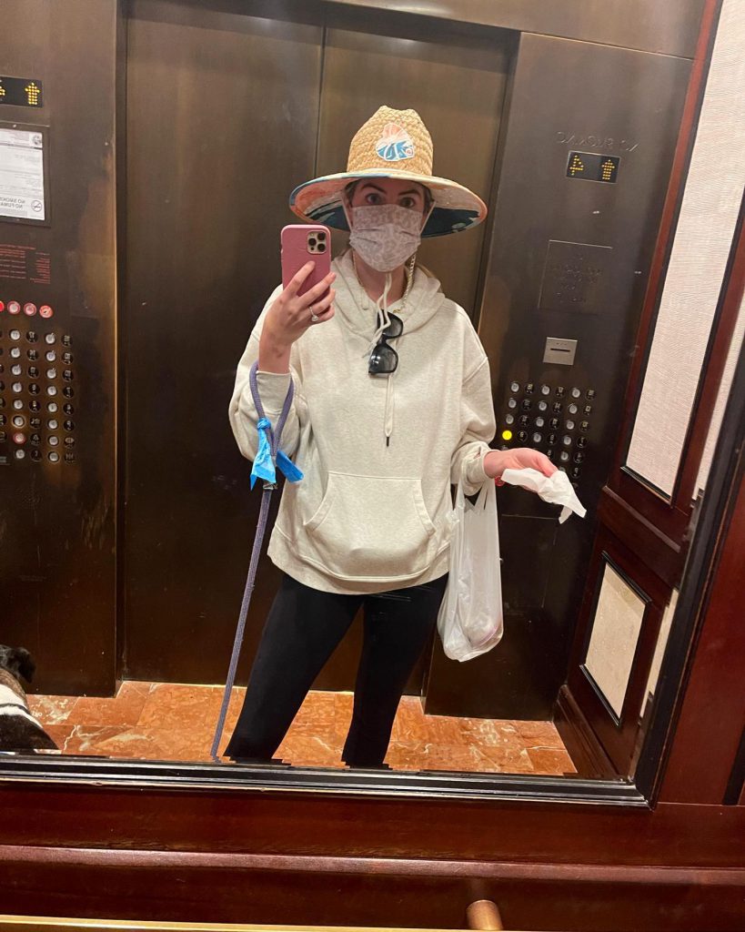 Kate Upton looks naked