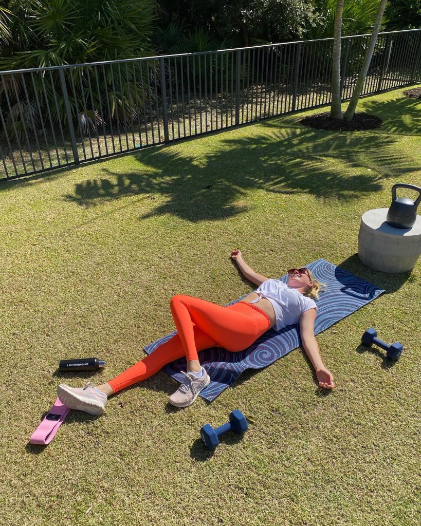 Kate Upton looks porn