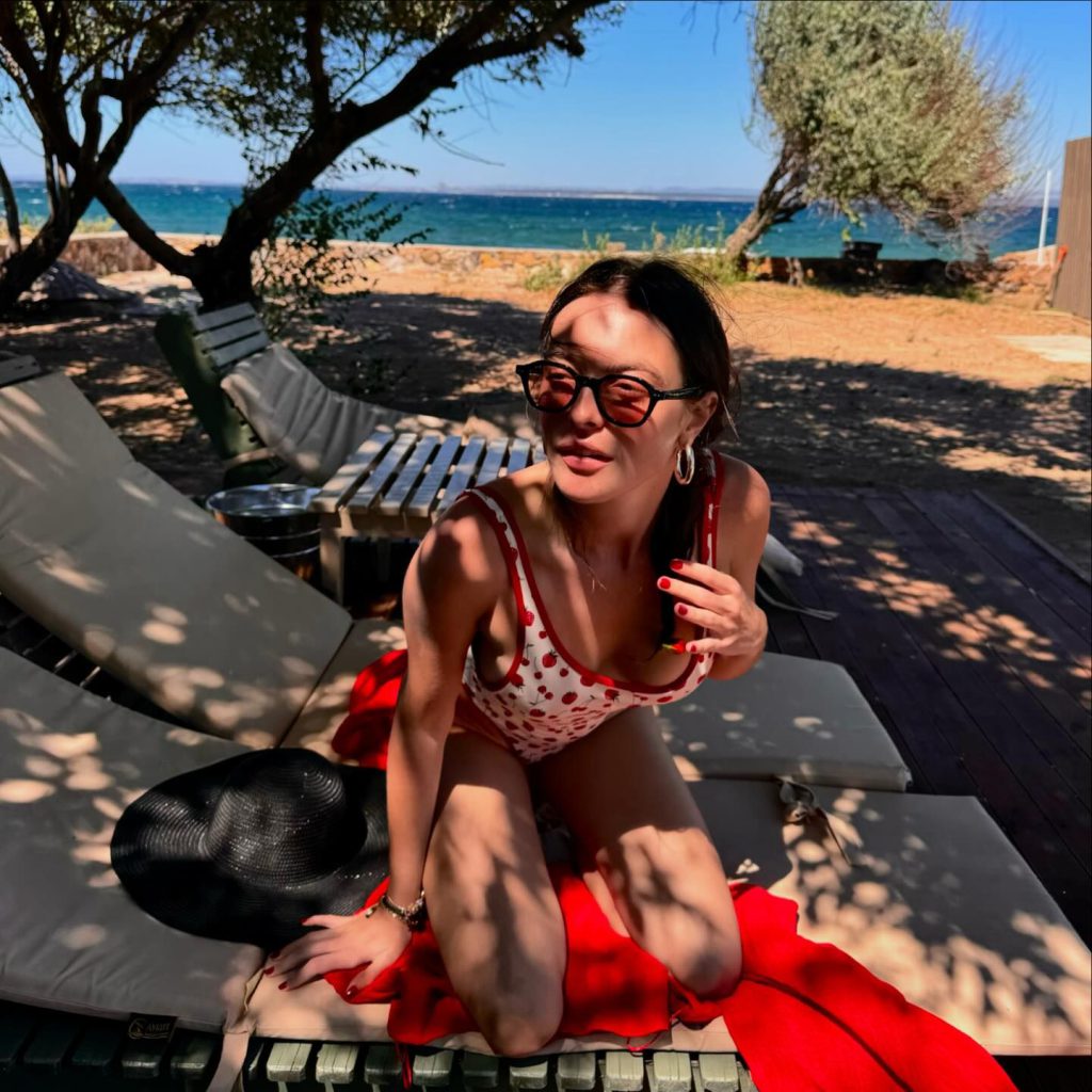 Melis Sezen beautiful nude pics