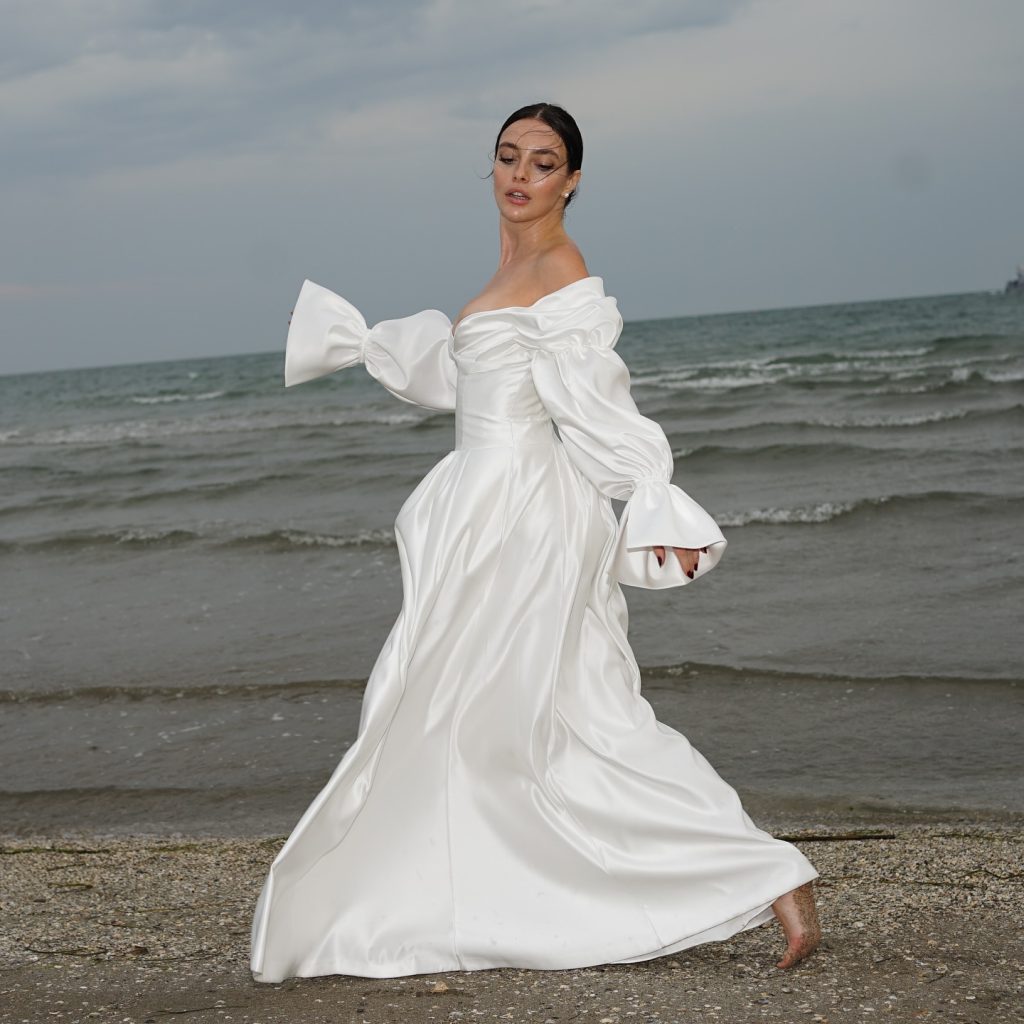 Melis Sezen depicts fire xxx