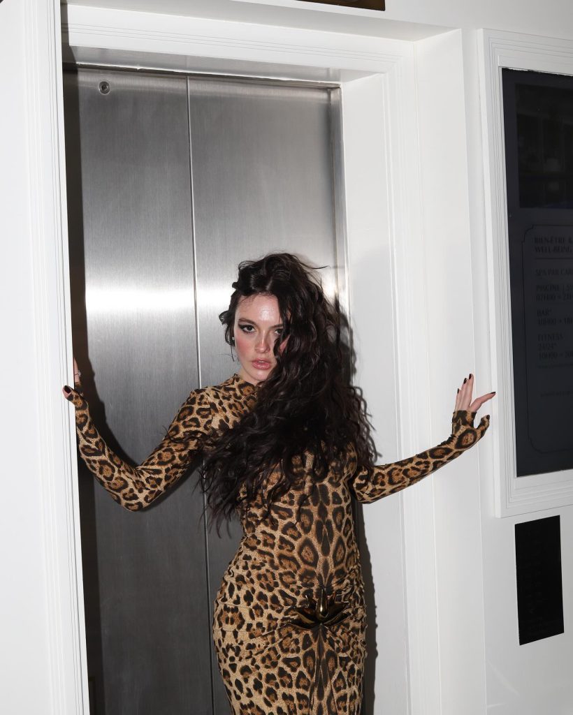 Melis Sezen looks sex scenes