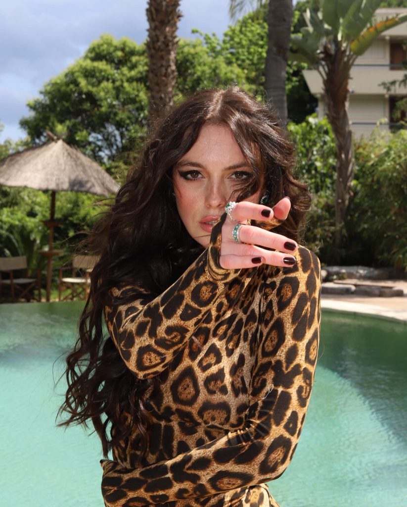 Melis Sezen looks xxx porn