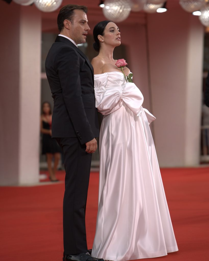 Melis Sezen modeling nude pics