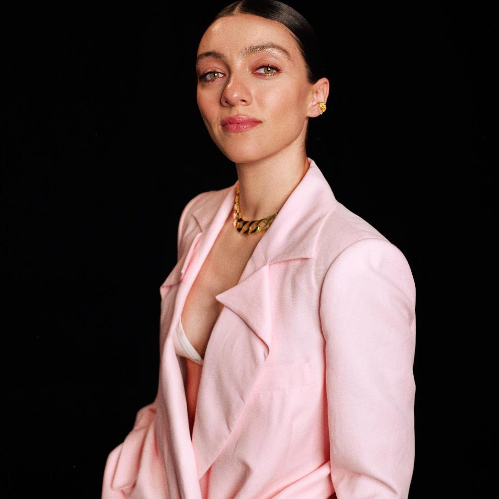 Merve Dizdar ardent boobs