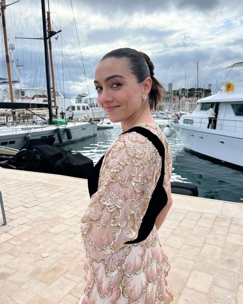 Merve Dizdar ardent nude