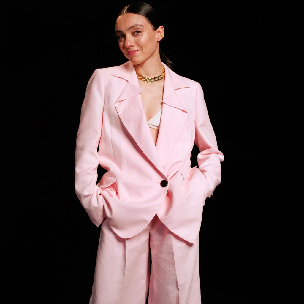 Merve Dizdar ardent nude pics