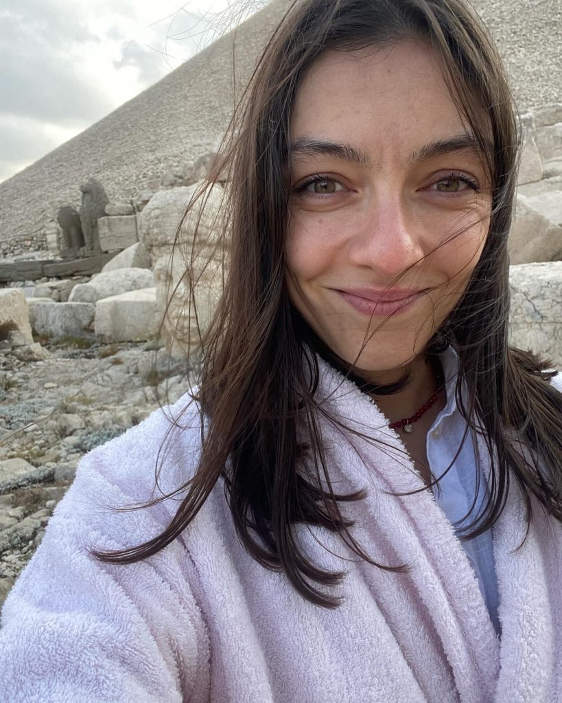 Merve Dizdar beautiful hot