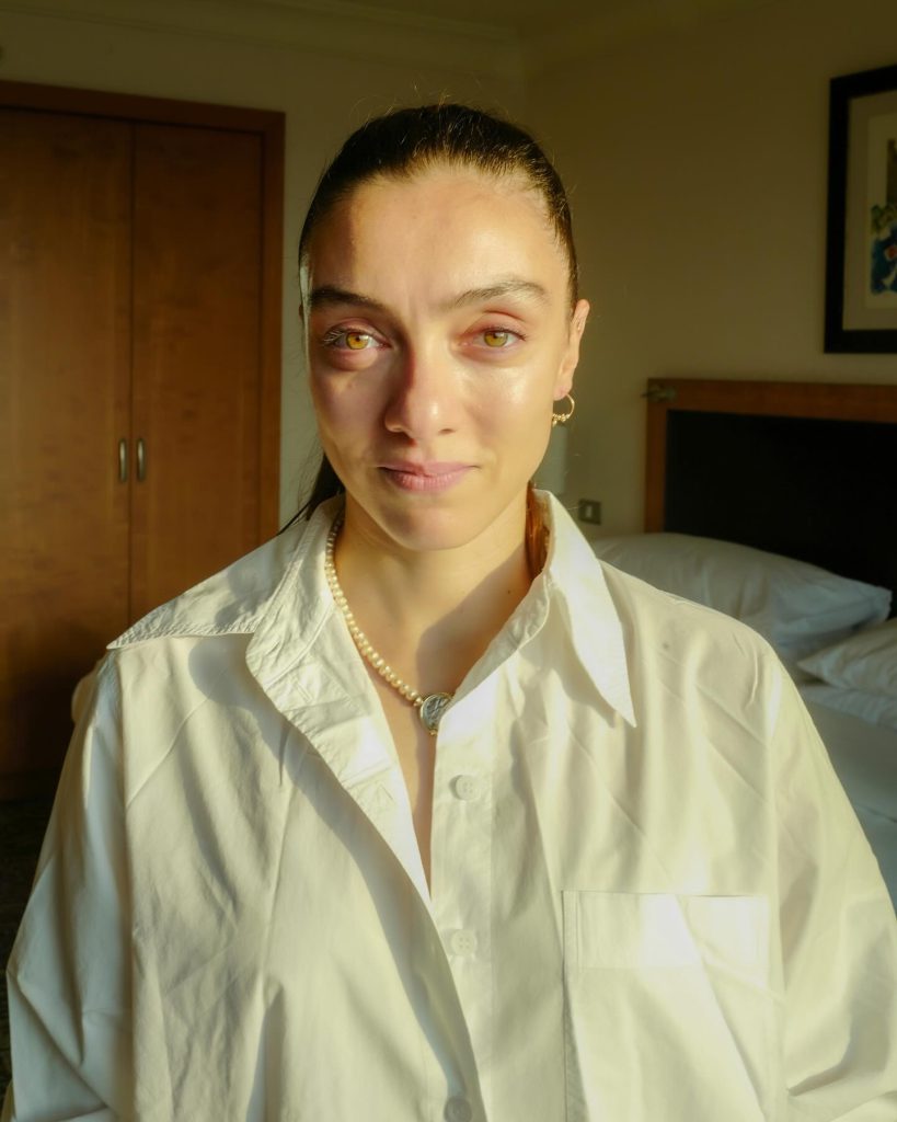 Merve Dizdar beautiful hot pics