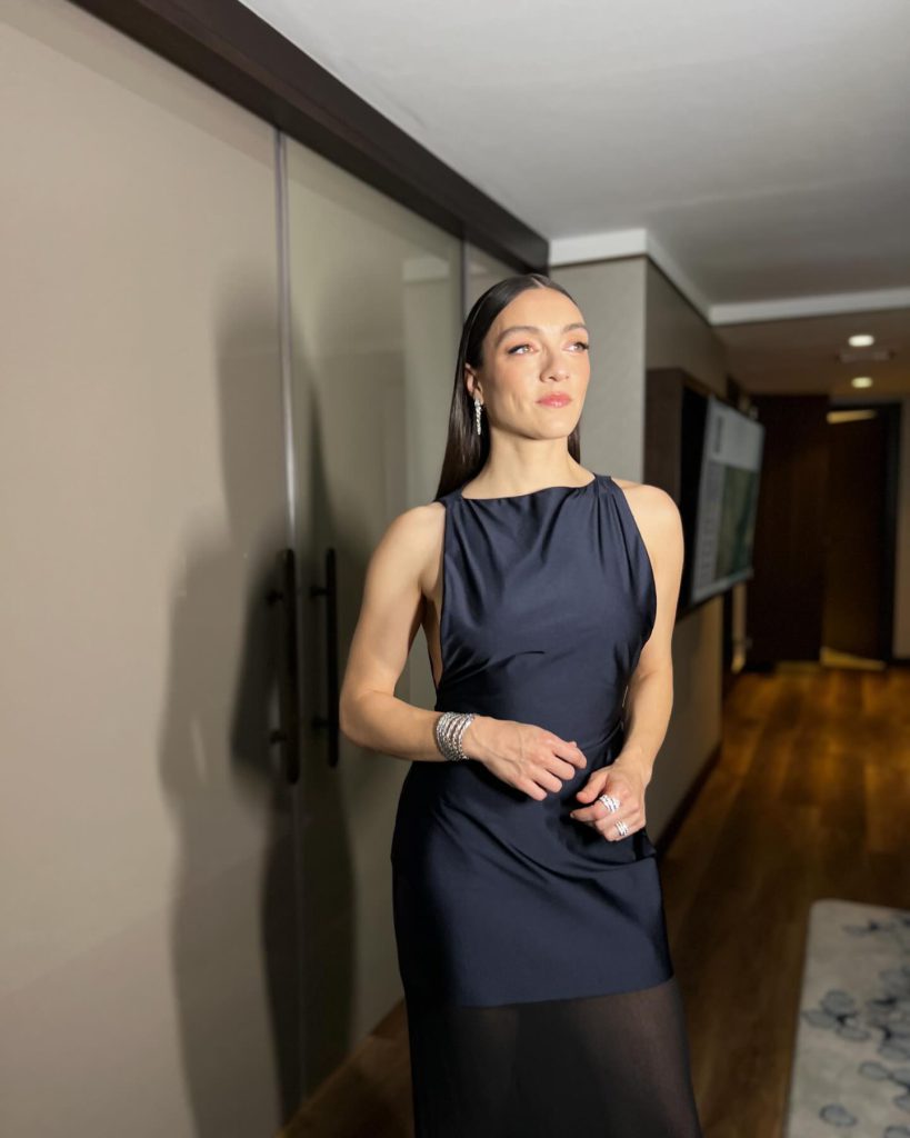 Merve Dizdar beautiful hot xxx