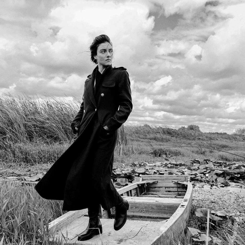 Merve Dizdar depicts fire hot photos