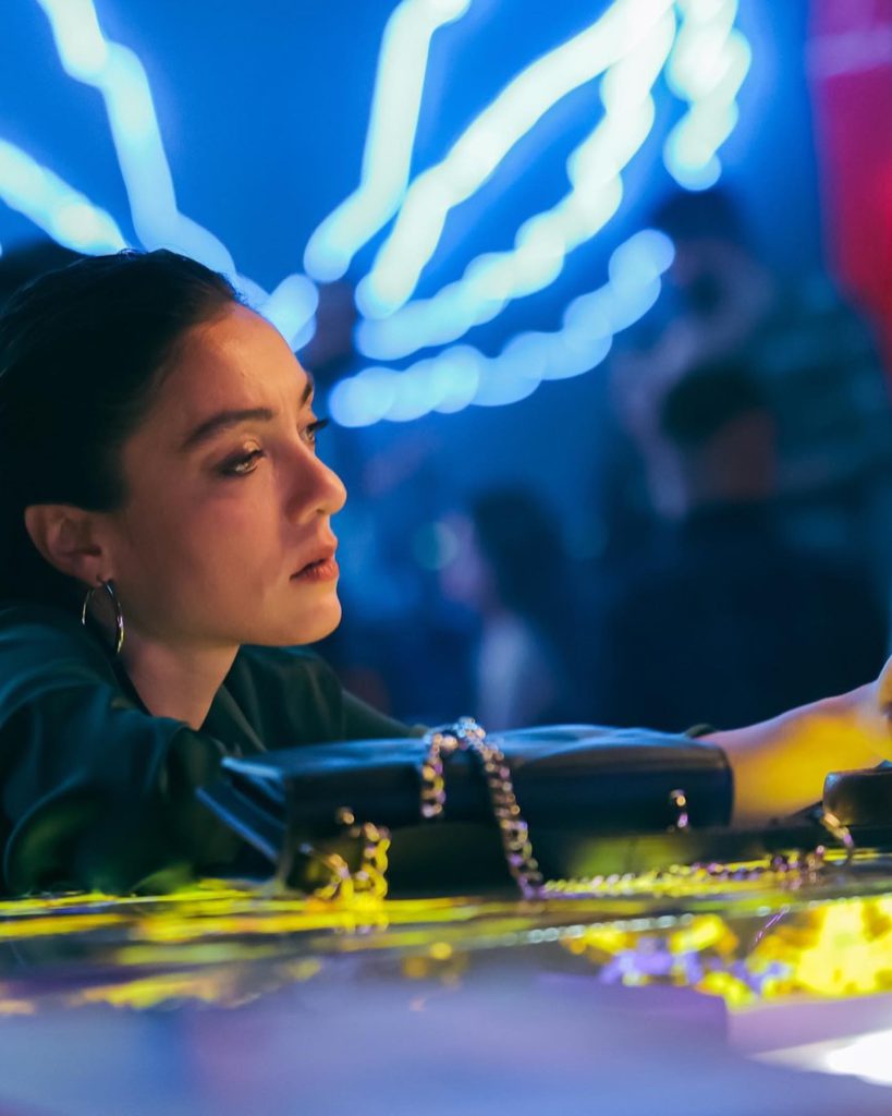 Merve Dizdar depicts fire nudes