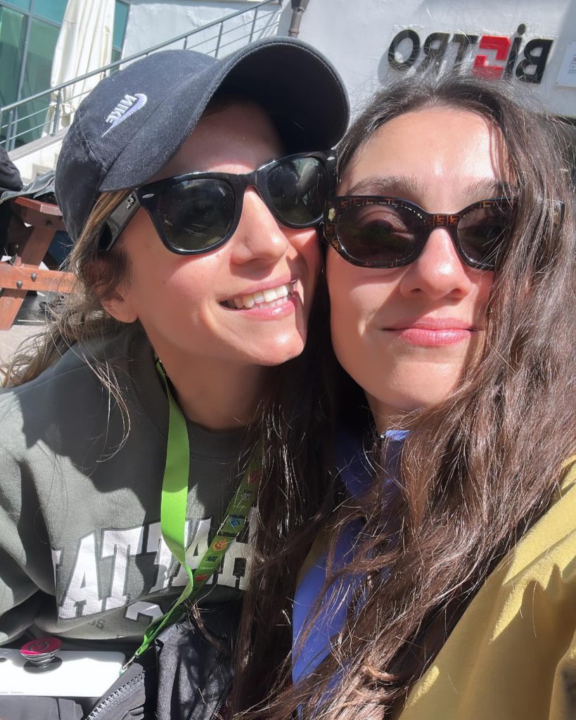 Merve Dizdar hot bikini