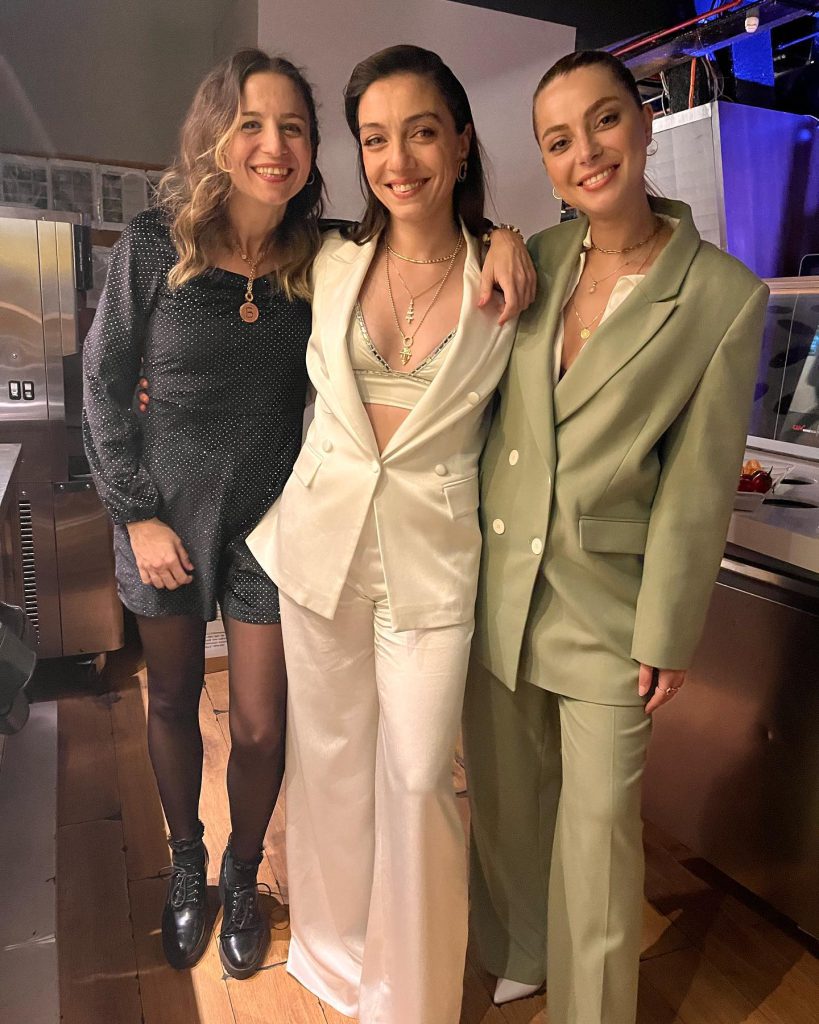 Merve Dizdar looks bikini