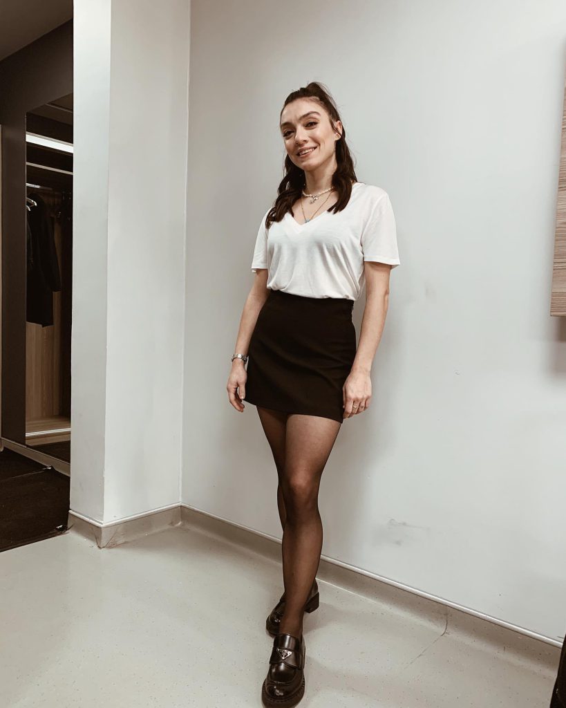 Merve Dizdar looks xxx sex