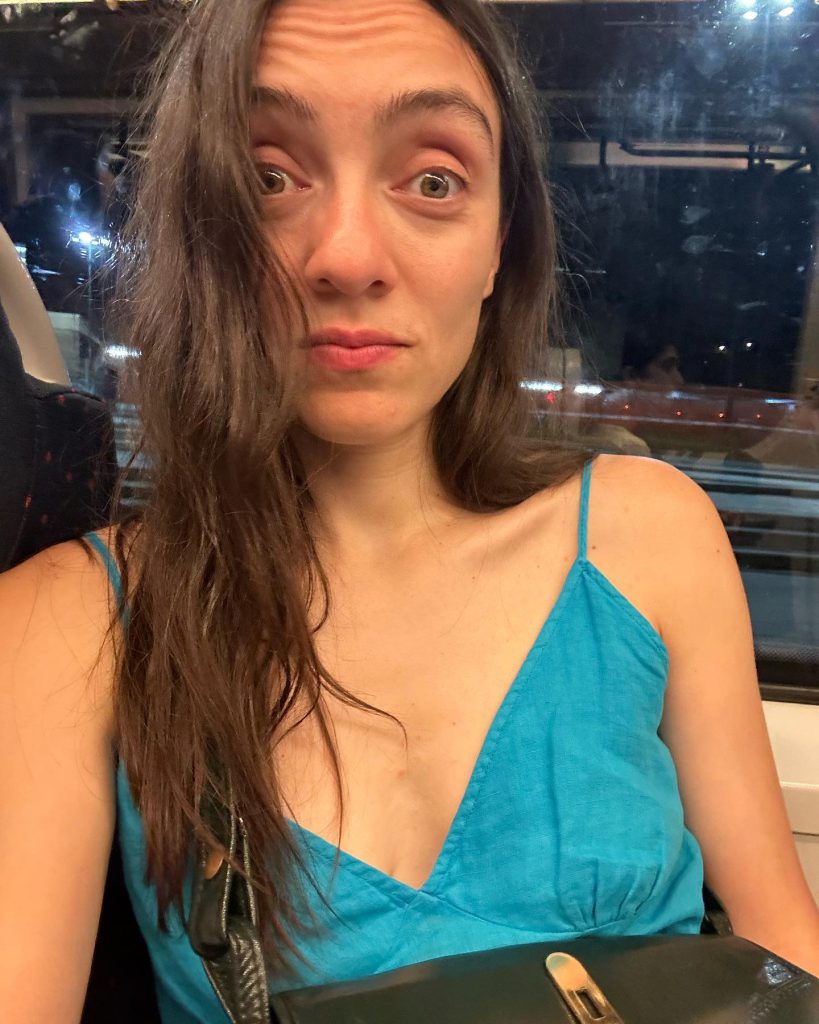 Merve Dizdar modeling hot pics