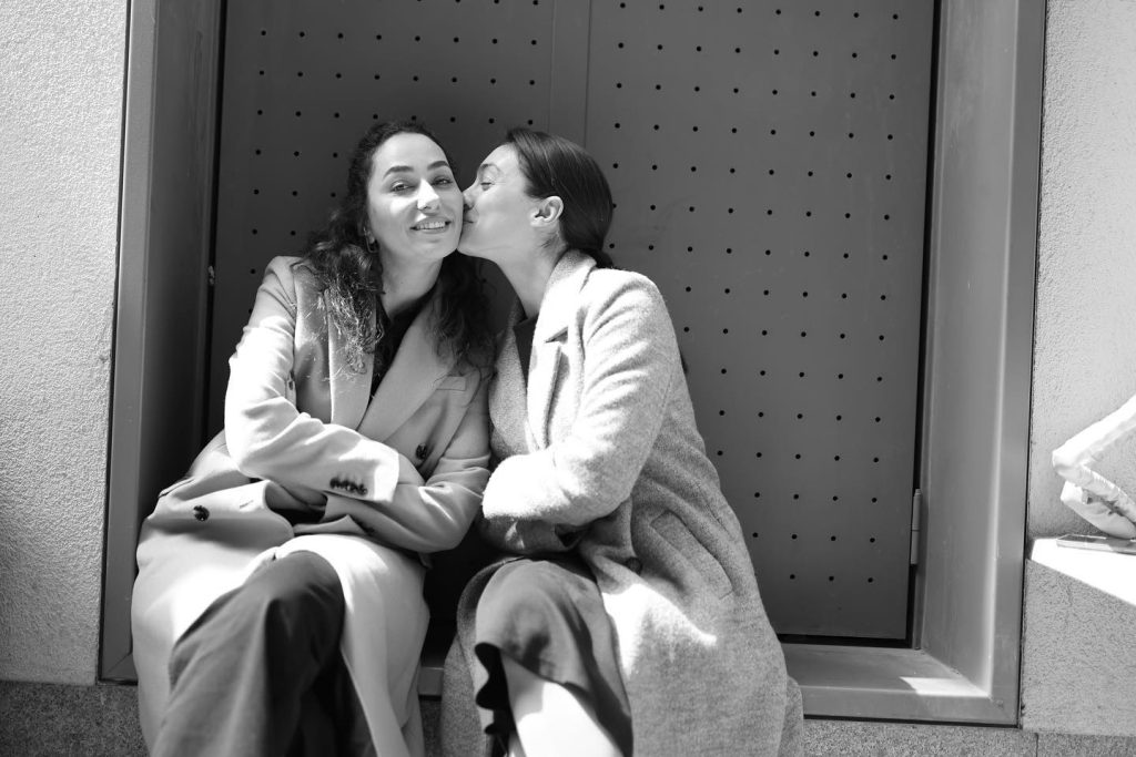 Merve Dizdar smiles sexy