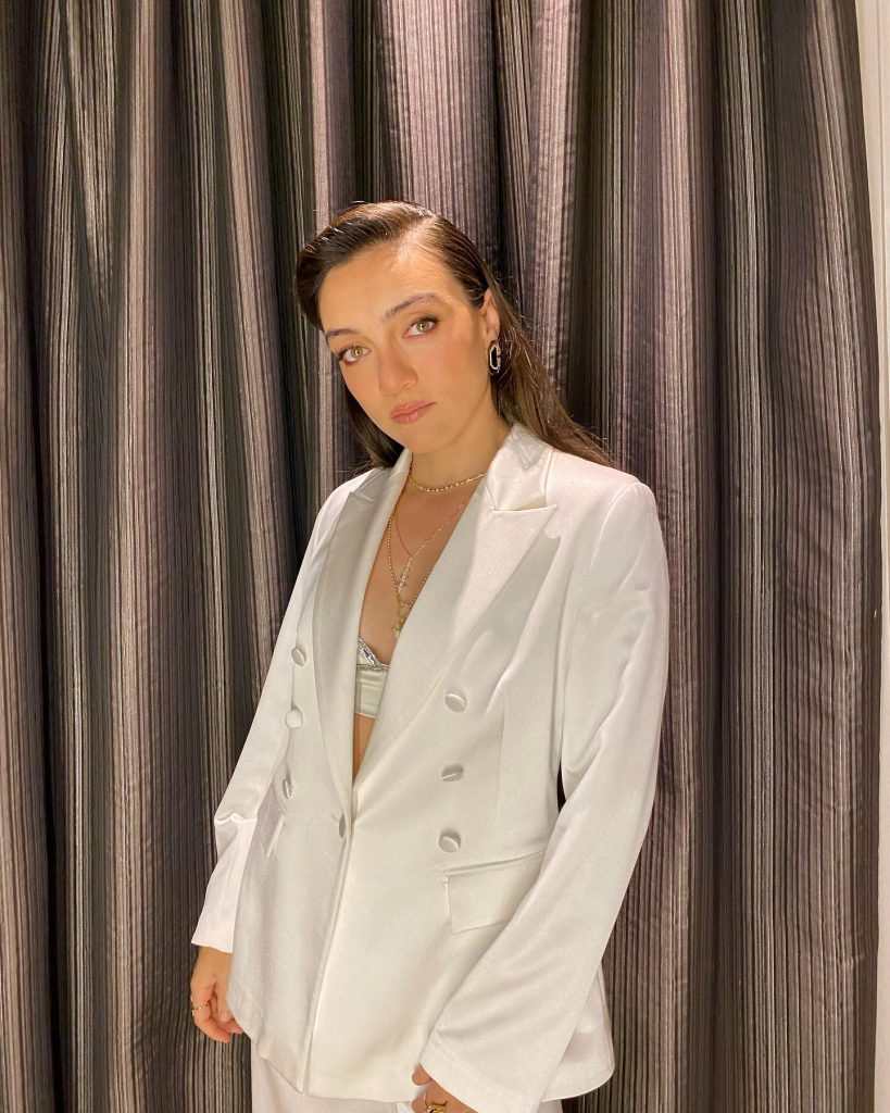 Merve Dizdar smiles xxx porn