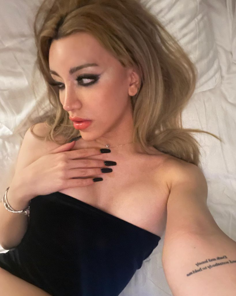 Mika Raun beautiful xxx porn