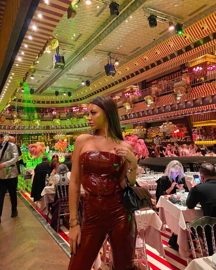 Mika Raun depicts fire ass