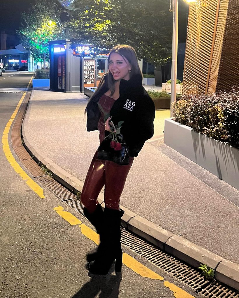 Mika Raun depicts fire hot pics