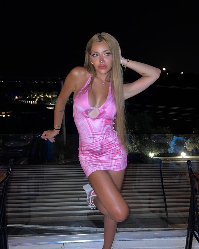 Mika Raun depicts fire naked