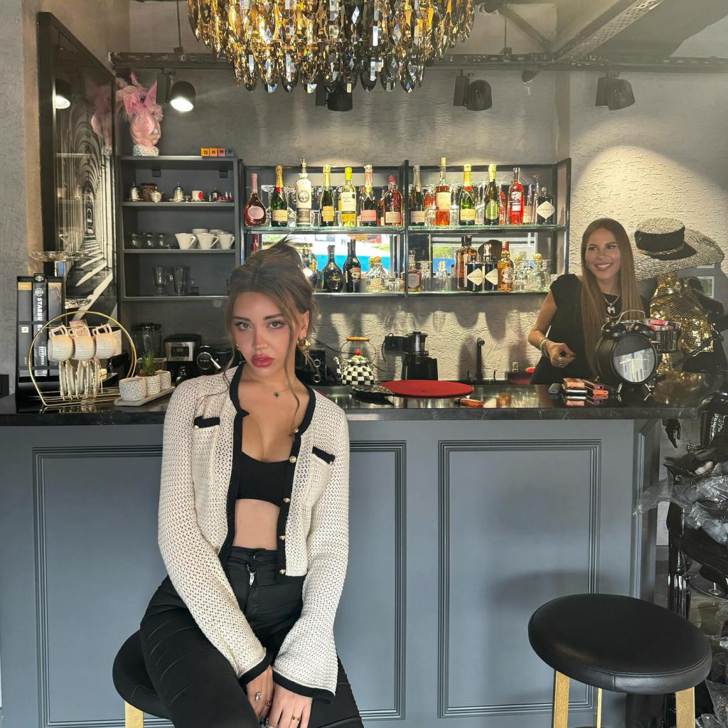 Mika Raun depicts fire nude pics