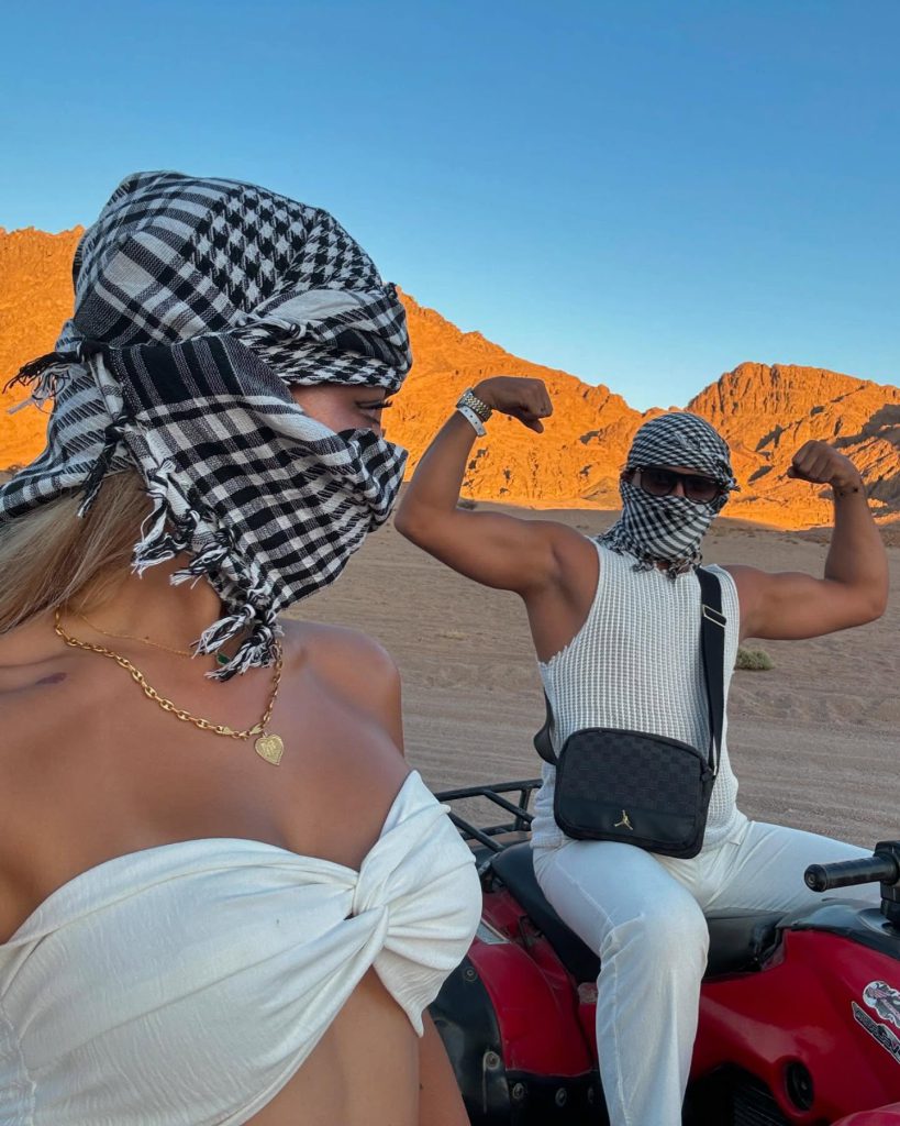 Mika Raun depicts fire sex scenes