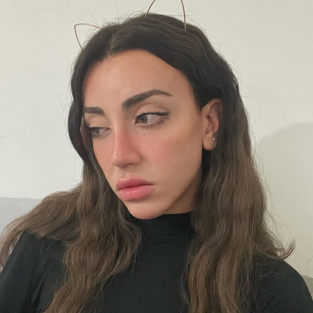 Mika Raun hot bikini