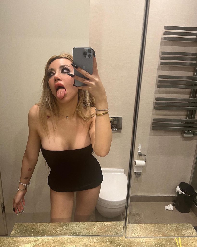 Mika Raun looks porn