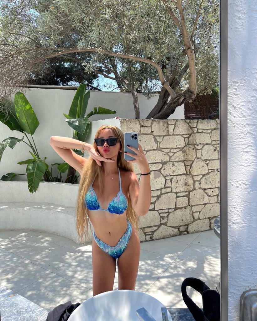 Mika Raun modeling xxx porn