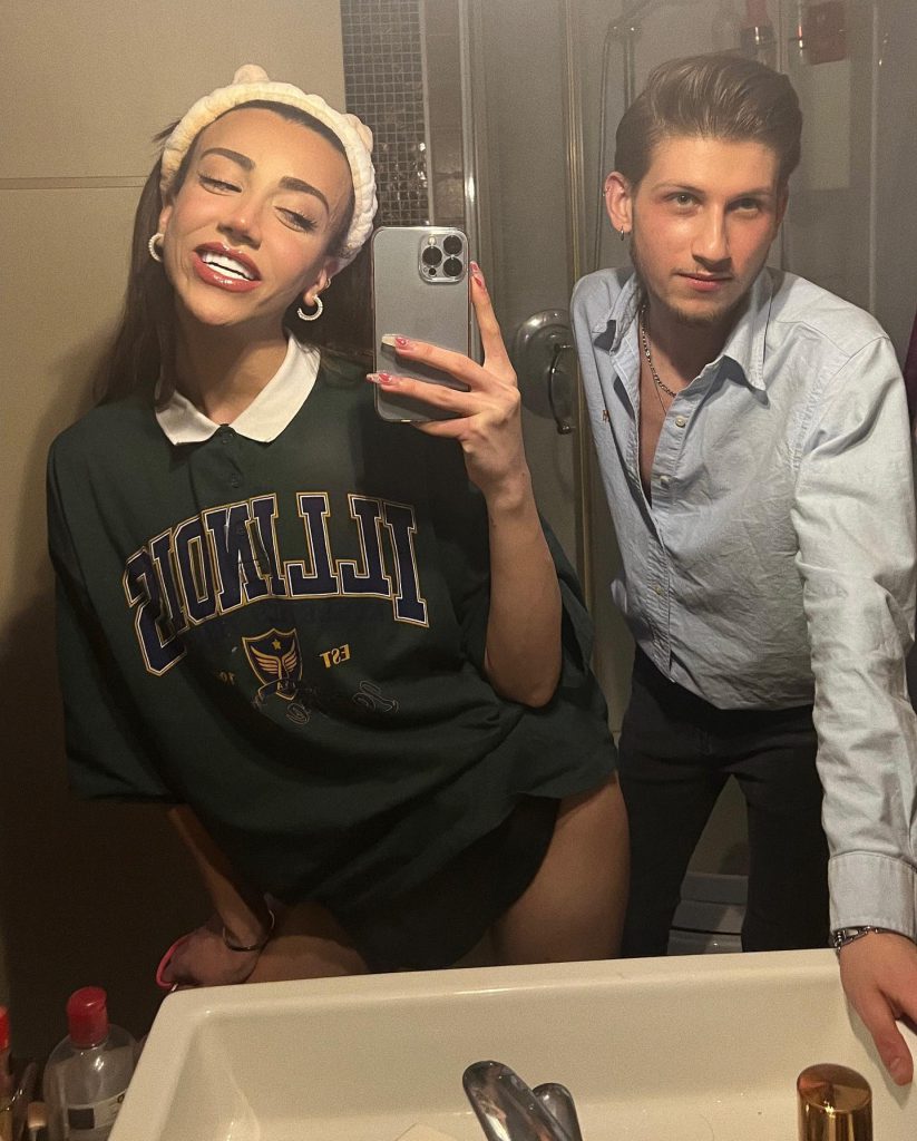 Mika Raun sex scenes