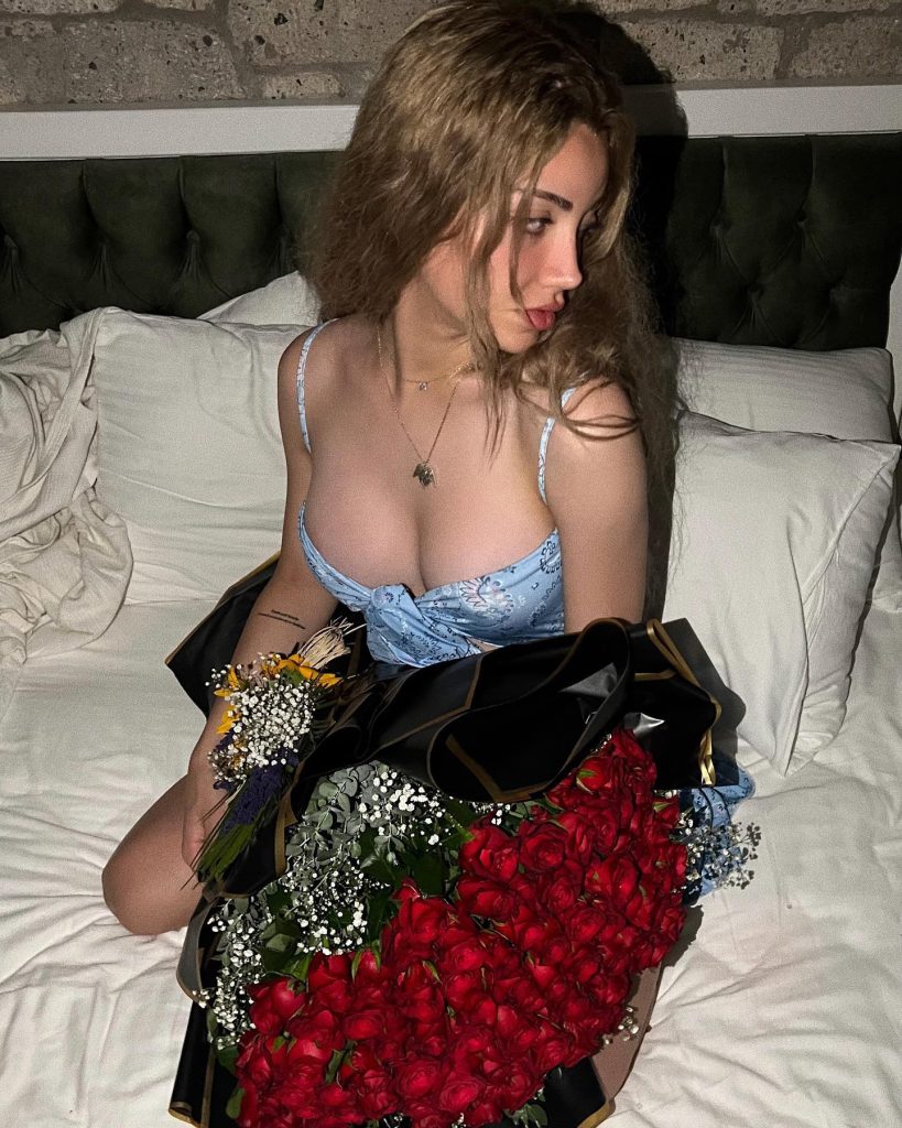 Mika Raun smiles fuck