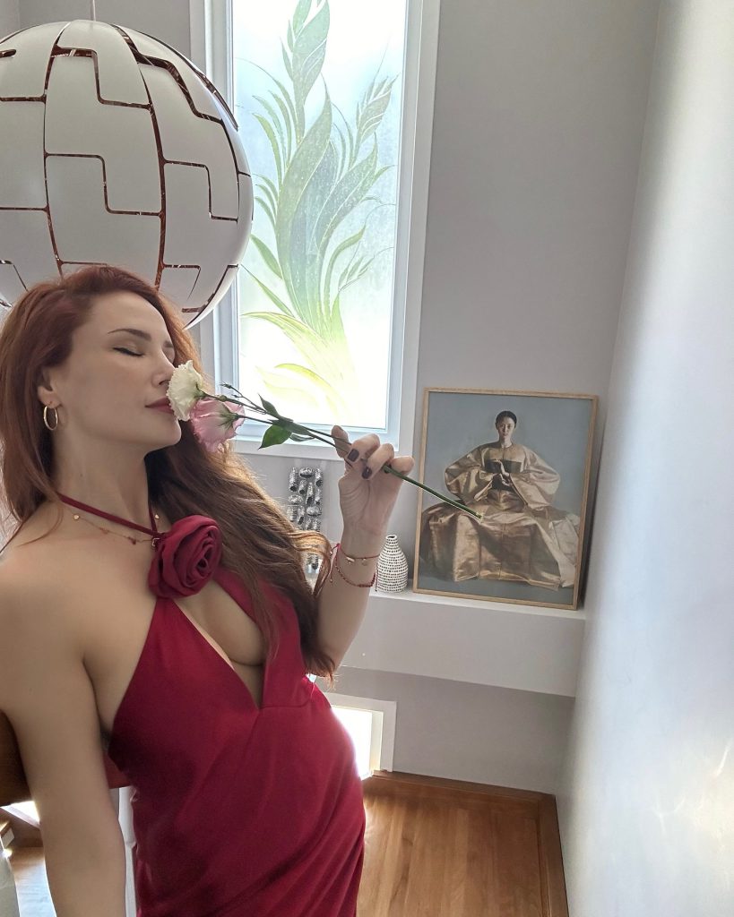 Mine Tugay ardent hot images