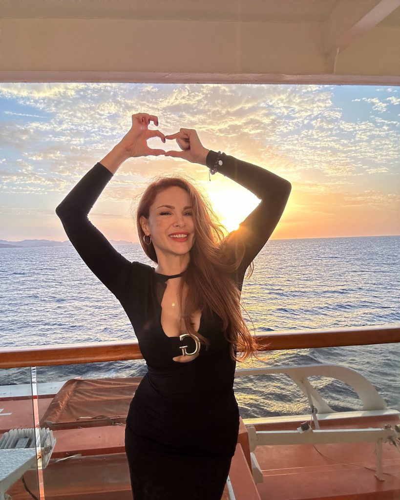 Mine Tugay beautiful boobs