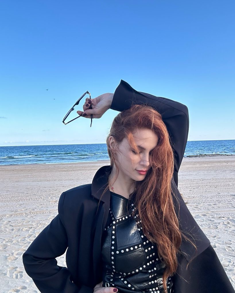 Mine Tugay depicts fire fuck