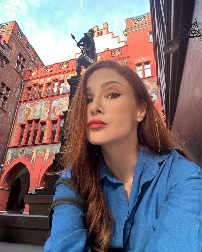 Mine Tugay depicts fire hot photos