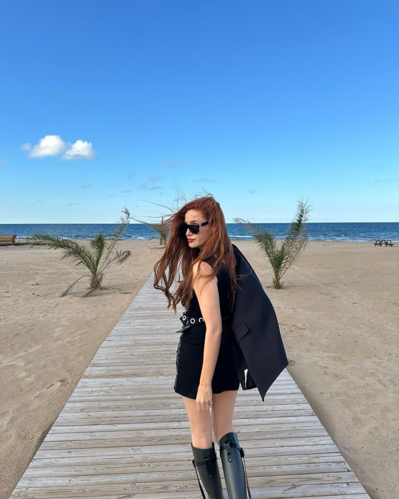 Mine Tugay depicts fire porn