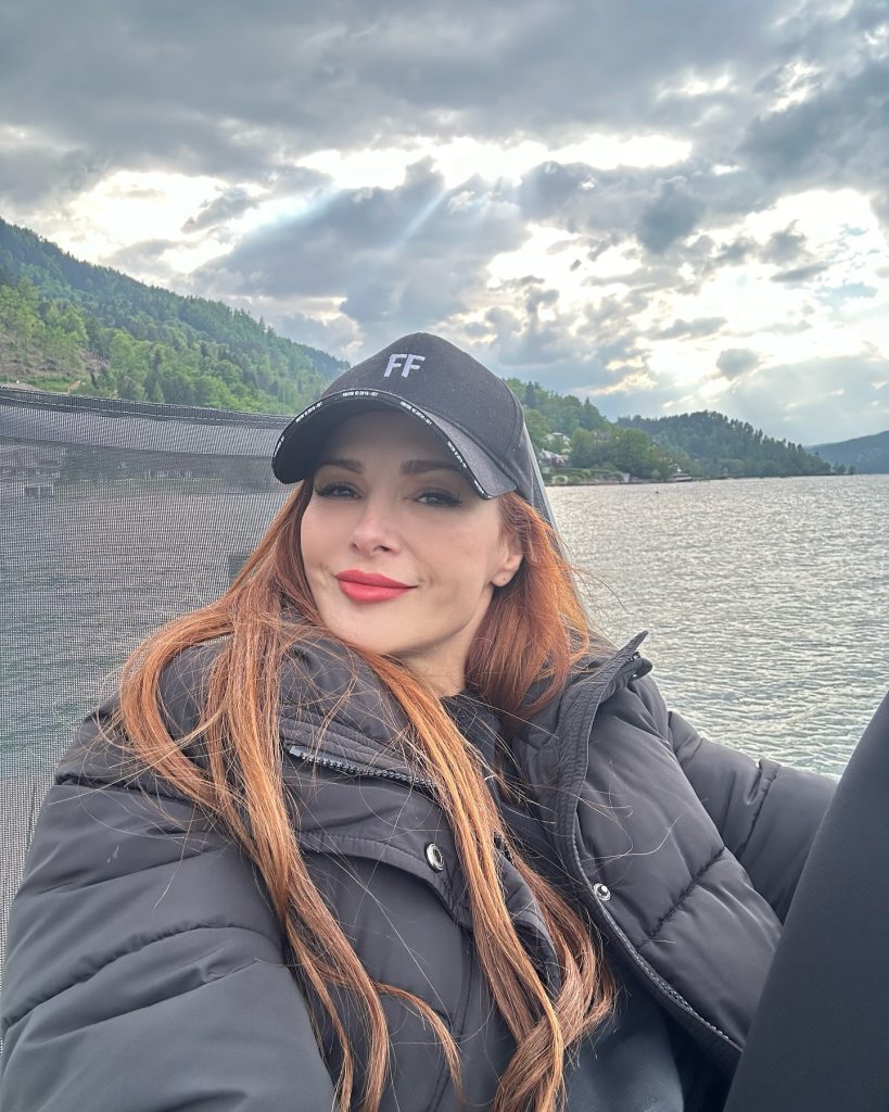 Mine Tugay depicts fire xxx