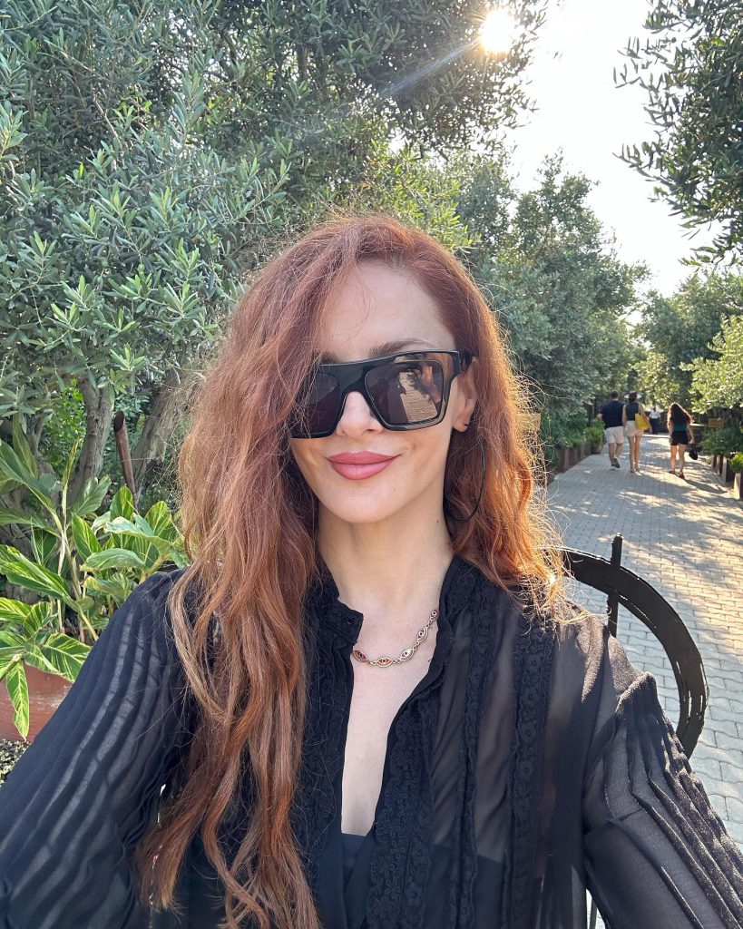 Mine Tugay hot images