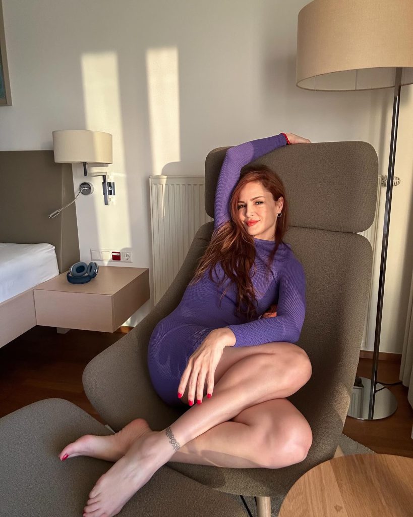 Mine Tugay looks hot bikini