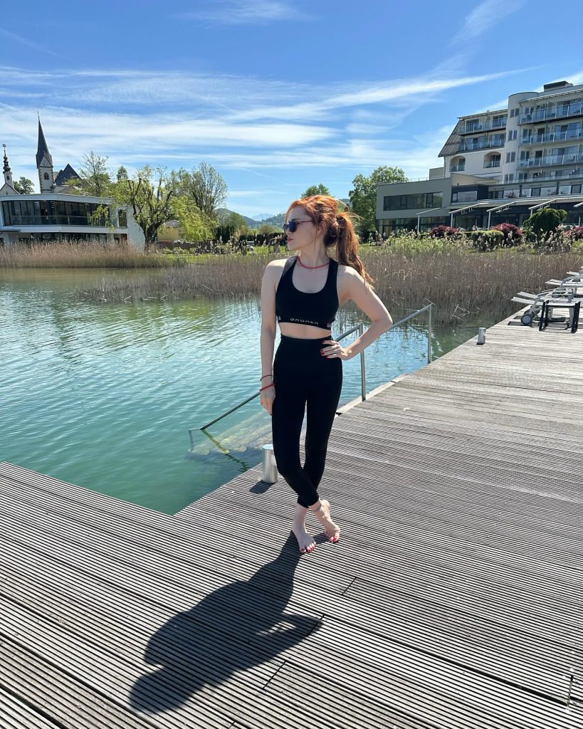 Mine Tugay looks hot images