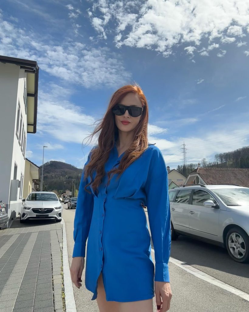 Mine Tugay looks sexy