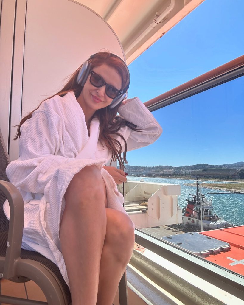 Mine Tugay modeling boobs